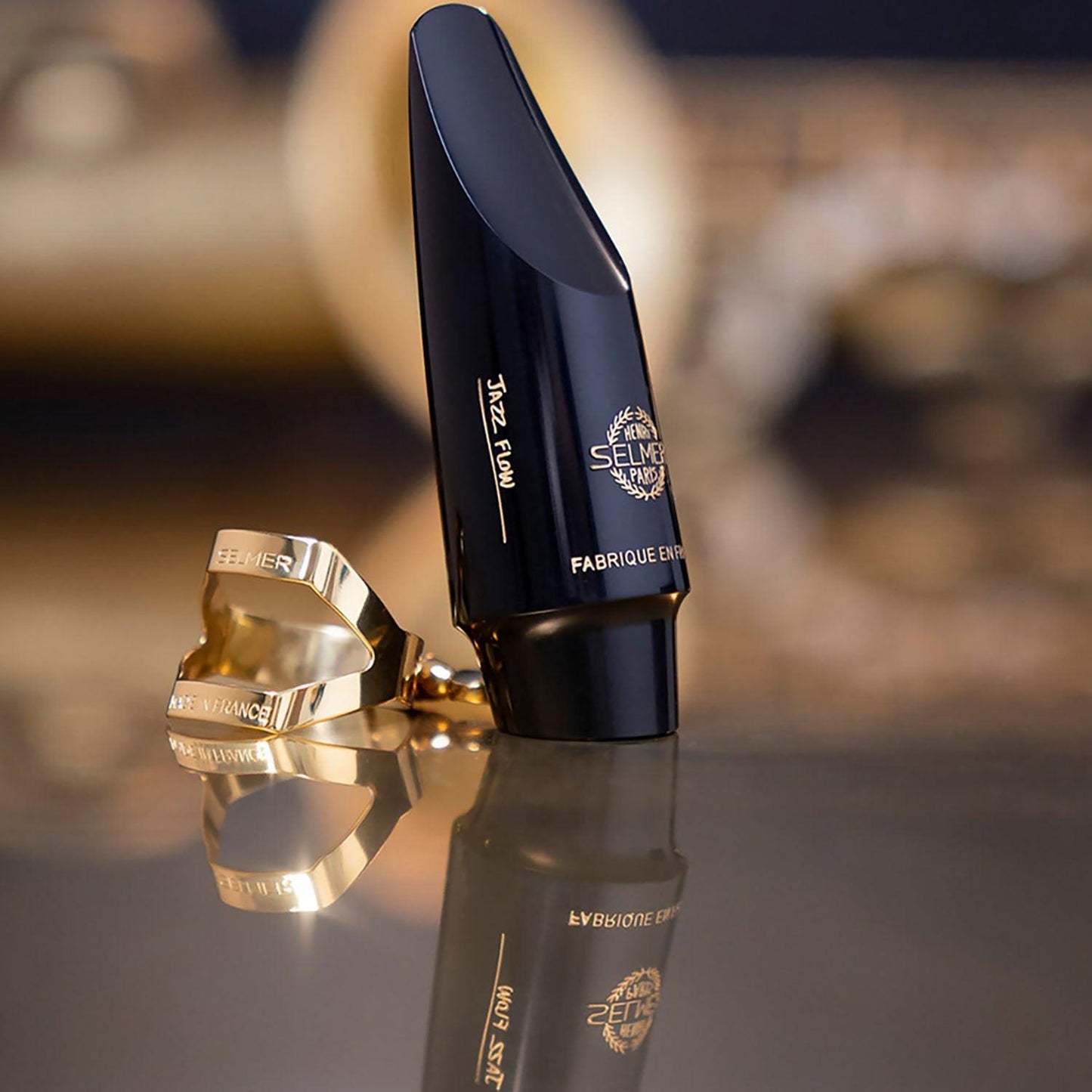 Selmer Paris Jazz Flow Alto Sax Mouthpiece Side Profile with Gold Ligature to the Left