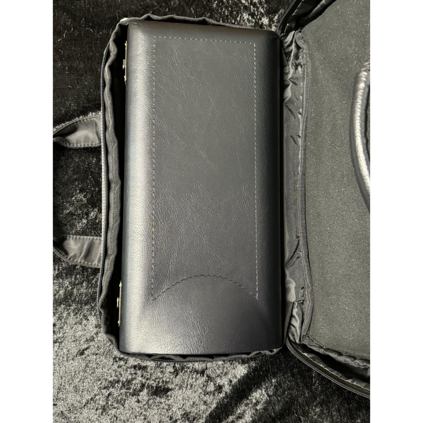 Yamaha CSG single Bb clarinet case, closed to show leather covering, inside leather carrying bag