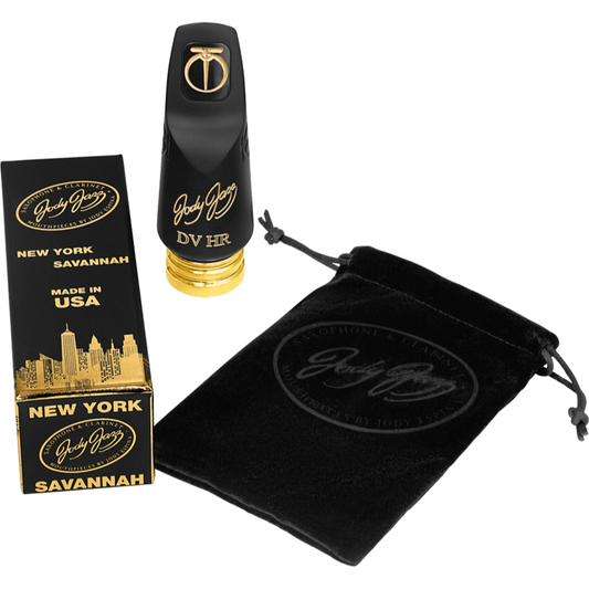 Jody Jazz DV HR Alto sax mouthpiece, facing 7, next to its black velvet pouch and the black and gold box it comes in, on white background