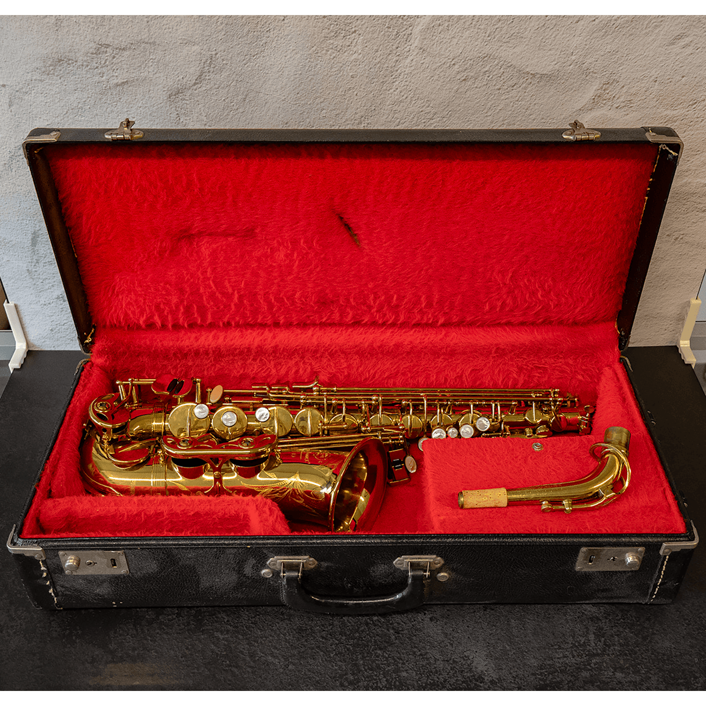 Selmer Paris Mark VII - Full view in open case