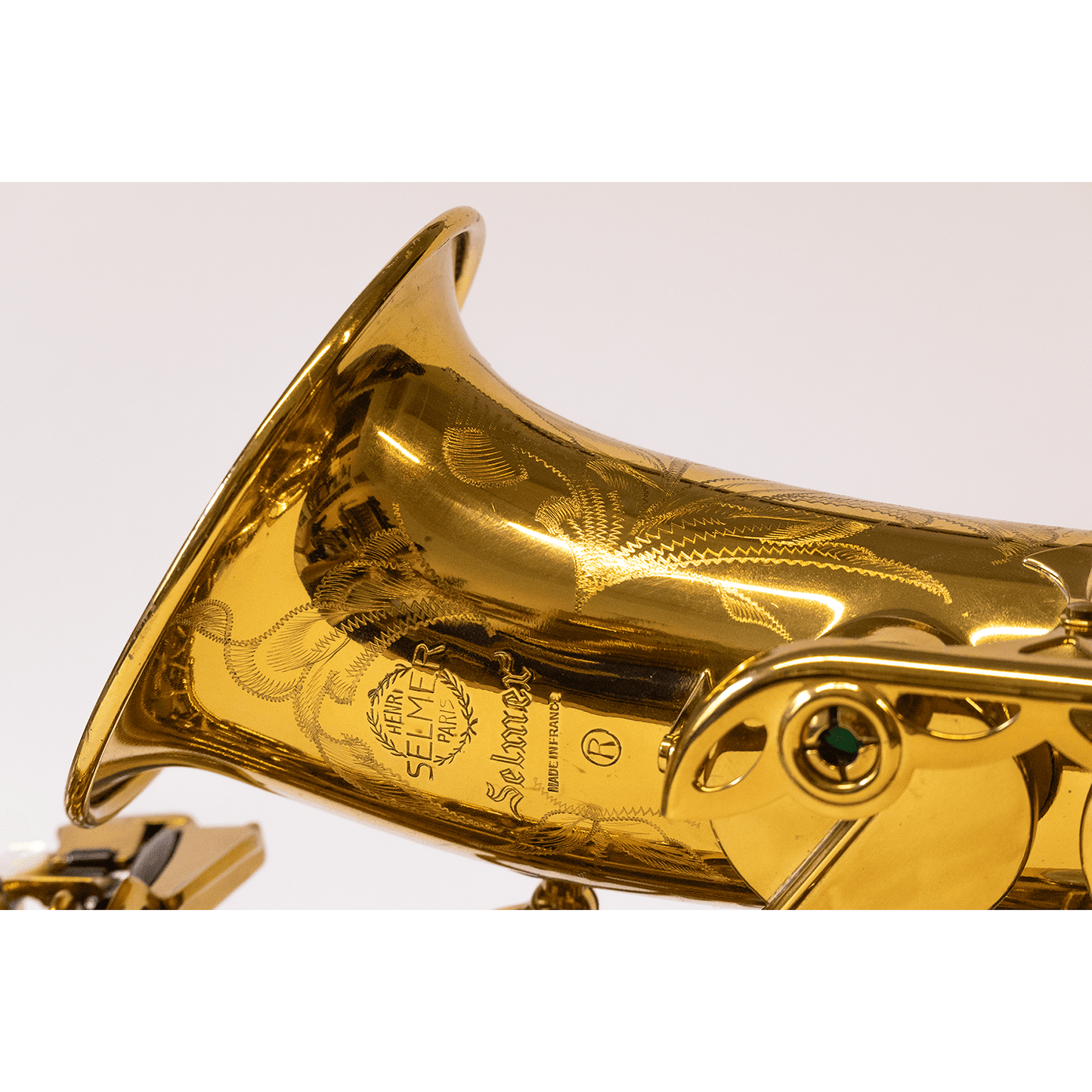 Selmer Paris Mark VII - logo and engraving close up