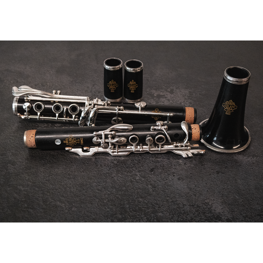 Leblanc 7 A Clarinet - full view - disassembled joints grouped together