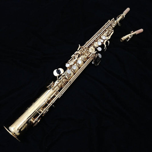 Yanagisawa SWO10 Soprano Sax Full View with Detachable Curved Neck to the Right